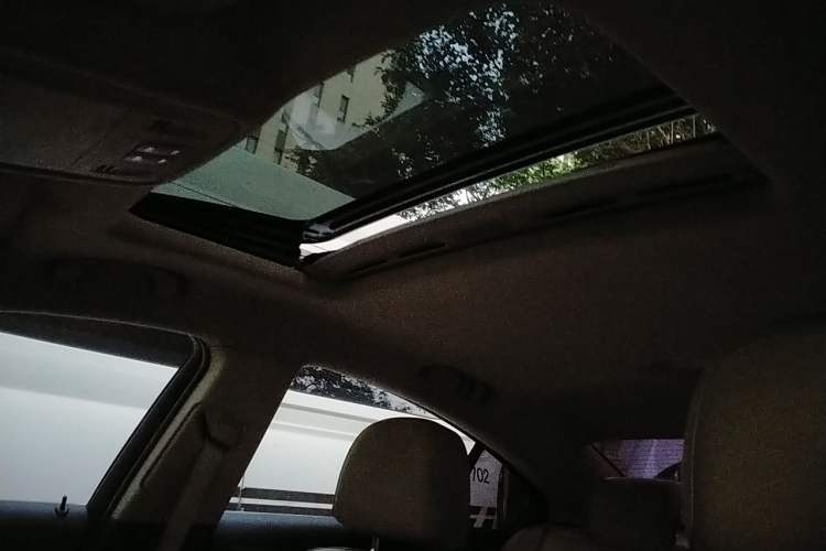 Used Buick Regal 2015 2.0L Leading Fashion Edition Headliner