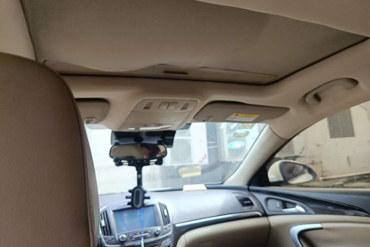 Used Buick Regal 2015 2.0L Elite Fashion Edition Headliner