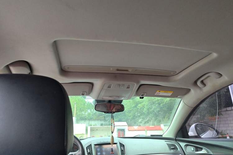 Used Buick Regal 2015 1.6T Elite Tech Model Headliner
