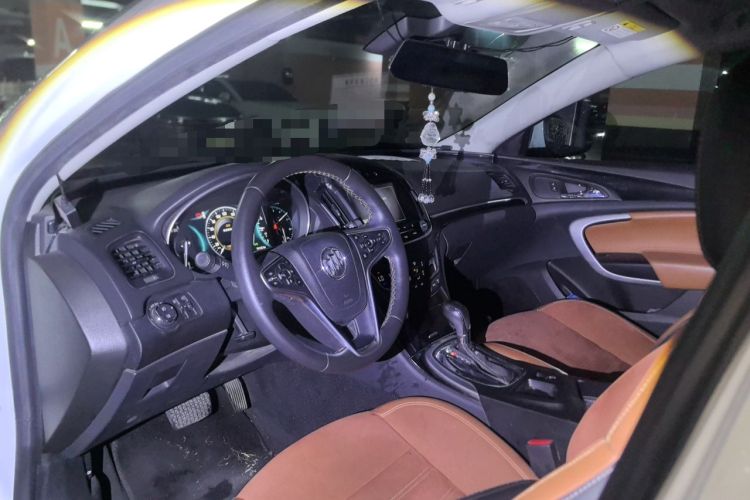 Used Buick Regal 2015 1.6T Elite Tech Model Headliner