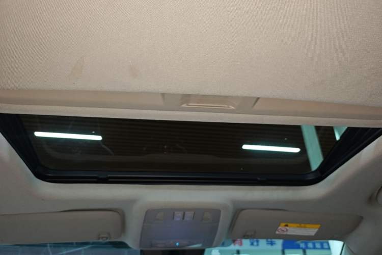 Used Buick Regal 2015 1.6T Elite Tech Model Headliner