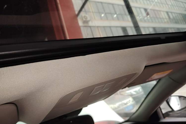Used Buick Regal 2015 1.6T Elite Tech Model Headliner