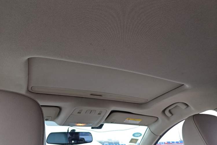 Used Buick Regal 2015 2.0L Leading Fashion Edition Headliner