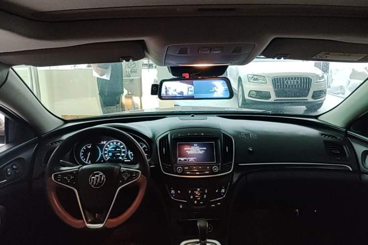 Used Buick Regal 2015 1.6T Elite Tech Model Headliner