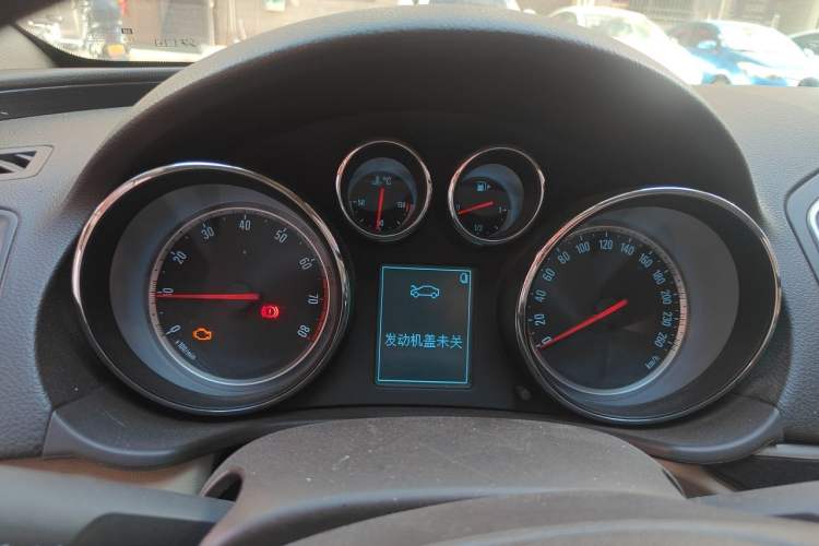 Used Buick Regal 2015 2.0L Leading Fashion Edition Instrument Cluster