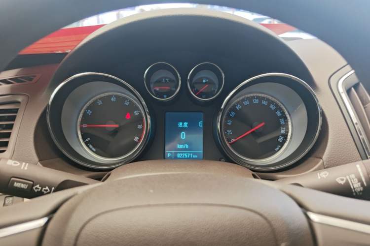 Used Buick Regal 2015 2.0L Leading Fashion Edition Instrument Cluster