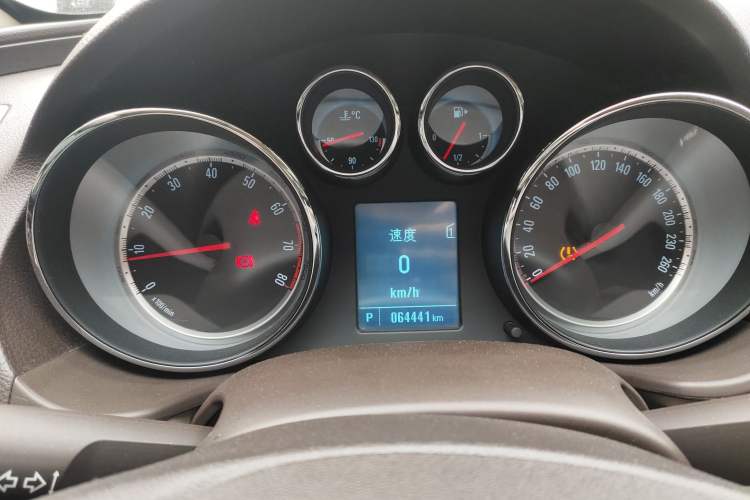 Used Buick Regal 2015 2.0L Leading Fashion Edition Instrument Cluster