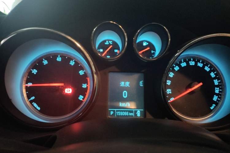 Used Buick Regal 2015 2.0L Leading Fashion Edition Instrument Cluster