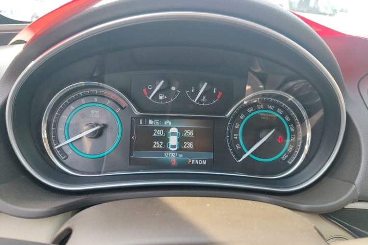 Used Buick Regal 2015 2.0L Elite Fashion Edition Instrument Cluster