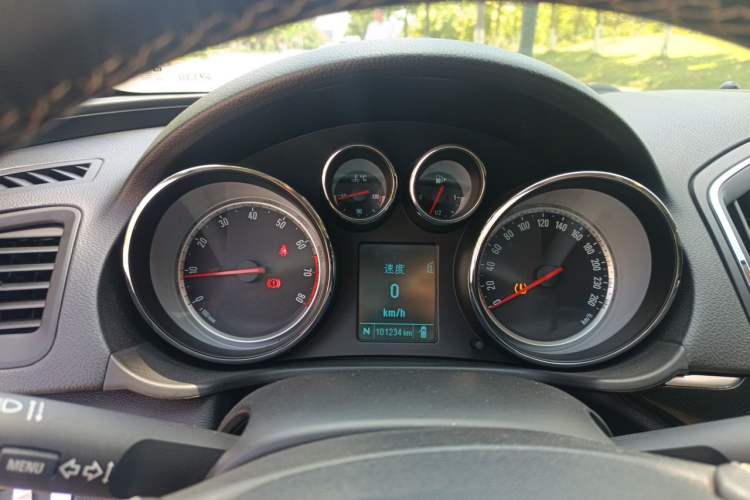 Used Buick Regal 2015 1.6T Leading Technology Model Instrument Cluster