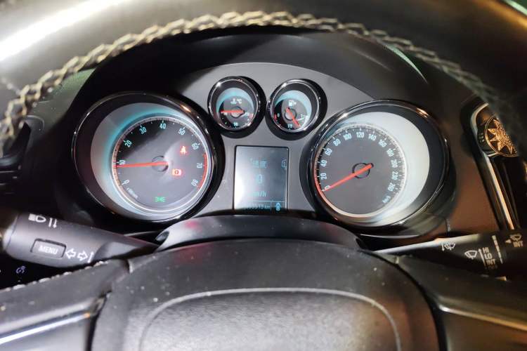 Used Buick Regal 2015 1.6T Fashion Tech Model Instrument Cluster