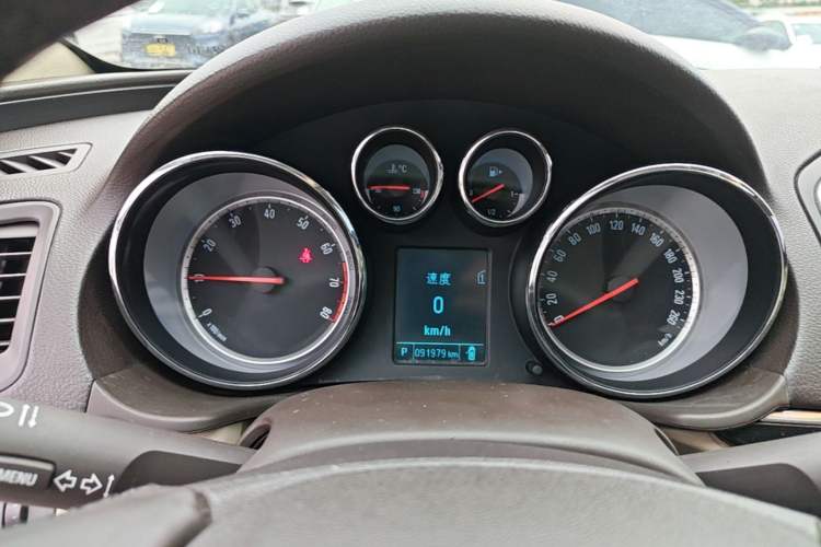 Used Buick Regal 2015 2.0L Leading Fashion Edition Instrument Cluster