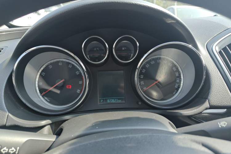 Used Buick Regal 2015 1.6T Leading Technology Model Instrument Cluster