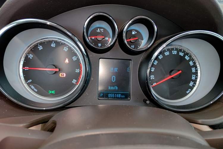 Used Buick Regal 2015 2.0L Leading Fashion Edition Instrument Cluster