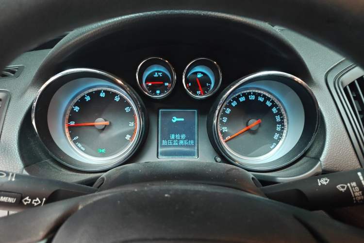 Used Buick Regal 2015 1.6T Leading Technology Model Instrument Cluster