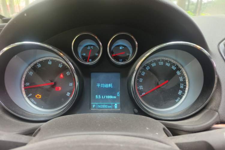 Used Buick Regal 2015 2.0L Leading Fashion Edition Instrument Cluster