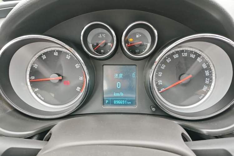 Used Buick Regal 2015 1.6T Leading Technology Model Instrument Cluster