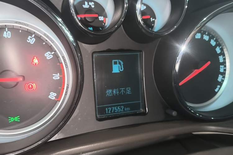Used Buick Regal 2015 2.0L Leading Fashion Edition Instrument Cluster