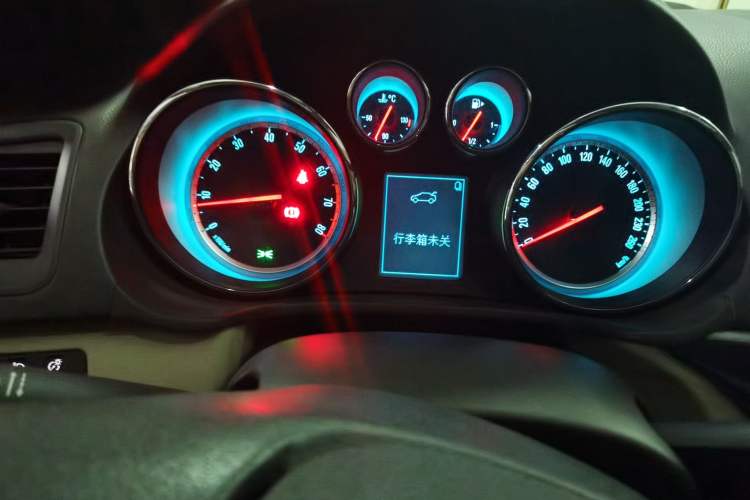 Used Buick Regal 2015 2.0L Leading Fashion Edition Instrument Cluster