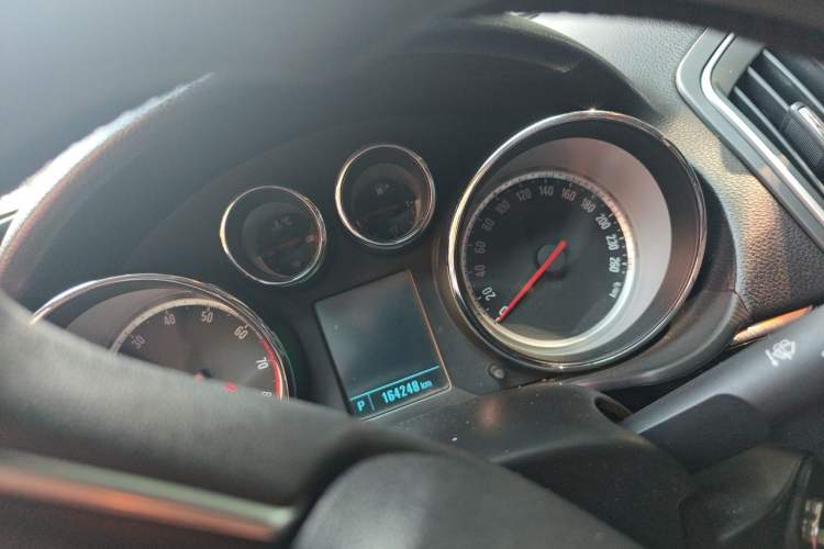Used Buick Regal 2015 1.6T Leading Technology Model Instrument Cluster
