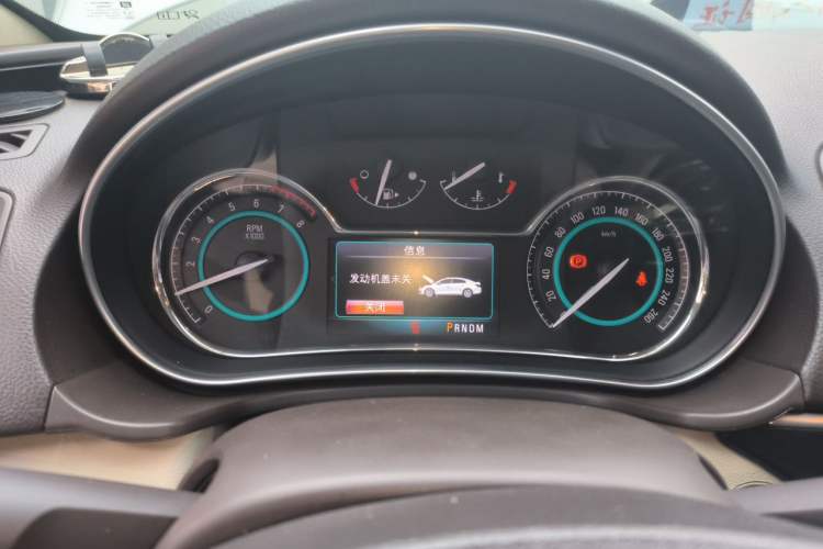 Used Buick Regal 2015 2.0L Elite Fashion Edition Instrument Cluster