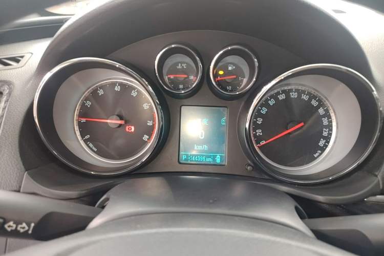 Used Buick Regal 2015 1.6T Leading Technology Model Instrument Cluster