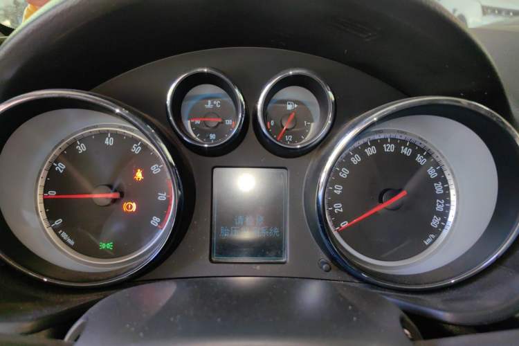 Used Buick Regal 2015 1.6T Leading Technology Model Instrument Cluster