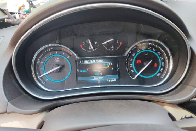 Used Buick Regal 2015 2.0L Elite Fashion Edition Instrument Cluster