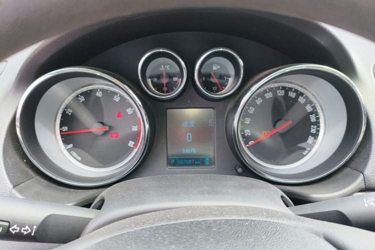 Used Buick Regal 2015 1.6T Leading Technology Model Instrument Cluster