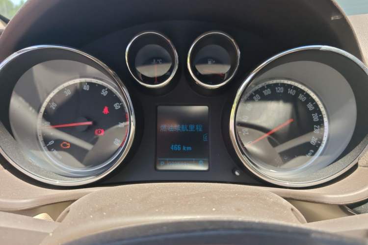 Used Buick Regal 2015 2.0L Leading Fashion Edition Instrument Cluster