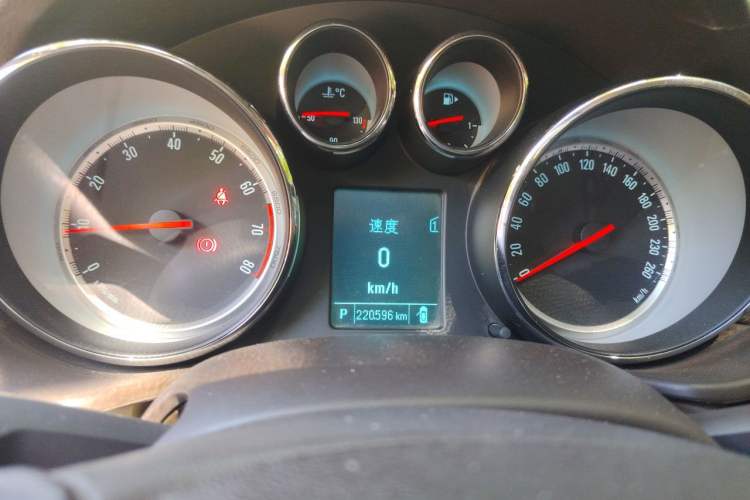 Used Buick Regal 2015 2.0L Leading Fashion Edition Instrument Cluster