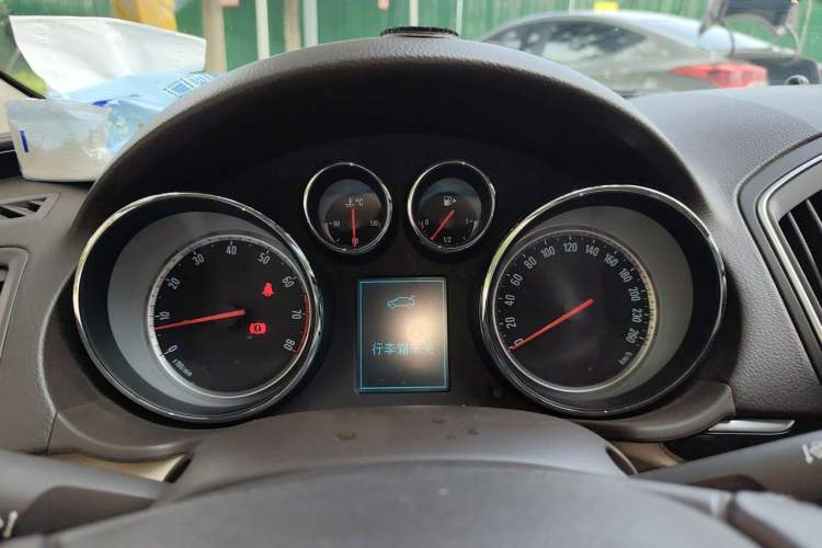 Used Buick Regal 2015 2.0L Leading Fashion Edition Instrument Cluster