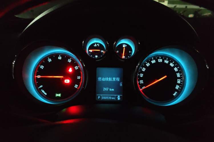 Used Buick Regal 2015 2.0L Leading Fashion Edition Instrument Cluster