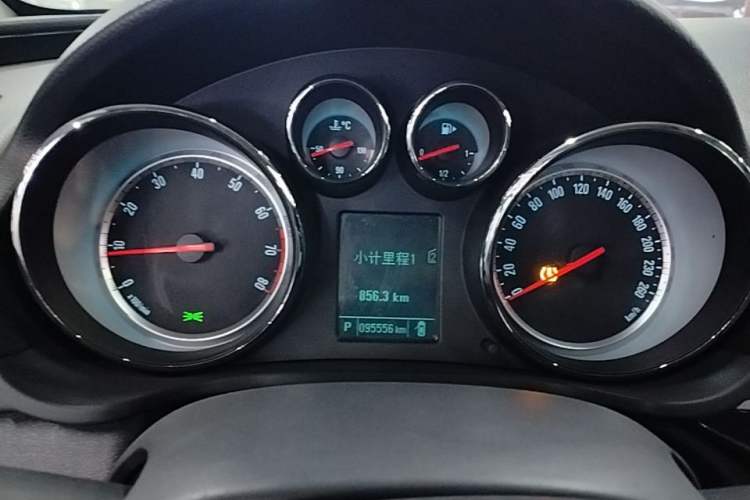 Used Buick Regal 2015 1.6T Leading Technology Model Instrument Cluster