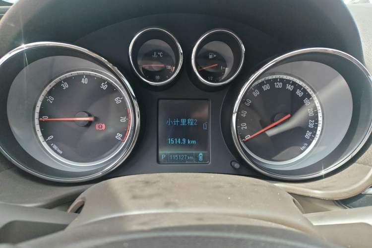 Used Buick Regal 2015 2.0L Leading Fashion Edition Instrument Cluster