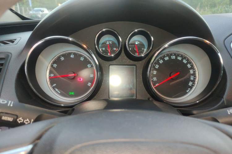 Used Buick Regal 2015 1.6T Leading Technology Model Instrument Cluster