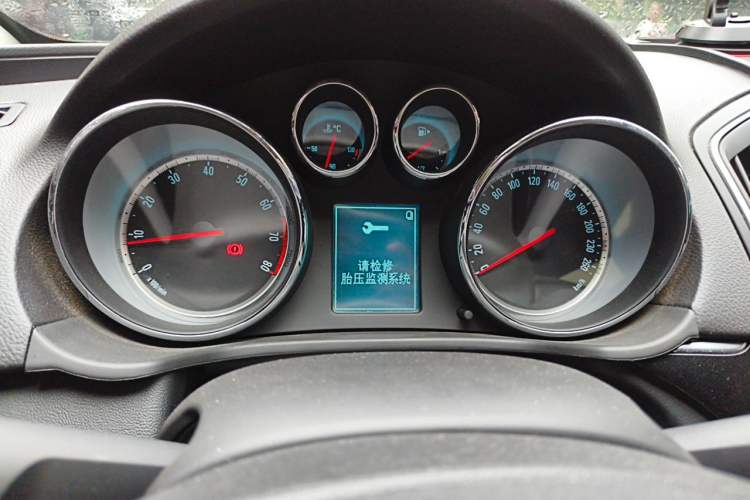 Used Buick Regal 2015 1.6T Leading Technology Model Instrument Cluster