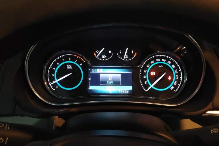 Used Buick Regal 2015 2.0L Elite Fashion Edition Instrument Cluster
