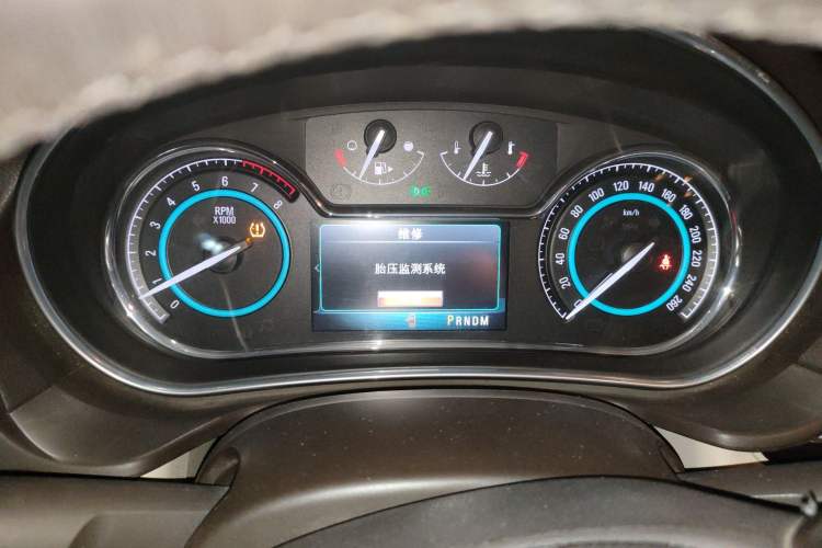 Used Buick Regal 2015 2.0L Elite Fashion Edition Instrument Cluster