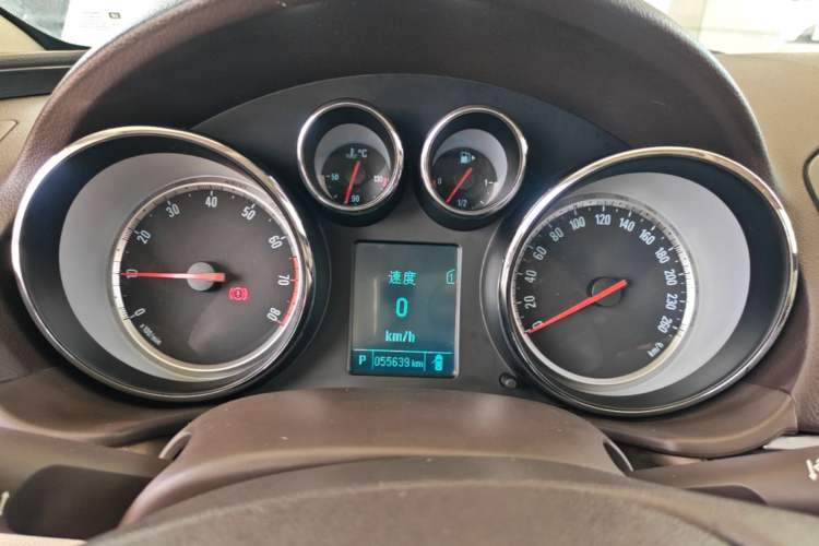 Used Buick Regal 2015 2.0L Leading Fashion Edition Instrument Cluster