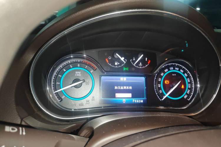 Used Buick Regal 2015 2.0L Elite Fashion Edition Instrument Cluster
