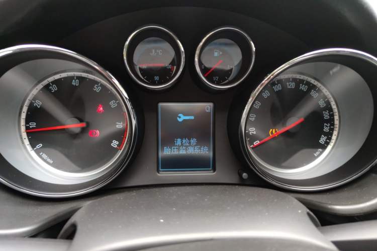 Used Buick Regal 2015 1.6T Fashion Tech Model Instrument Cluster