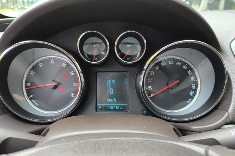 Used Buick Regal 2015 2.0L Leading Fashion Edition Instrument Cluster