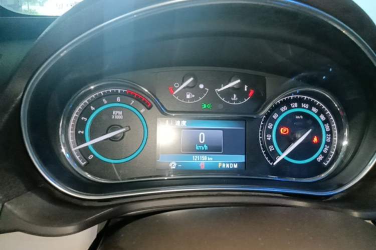 Used Buick Regal 2015 2.0L Elite Fashion Edition Instrument Cluster