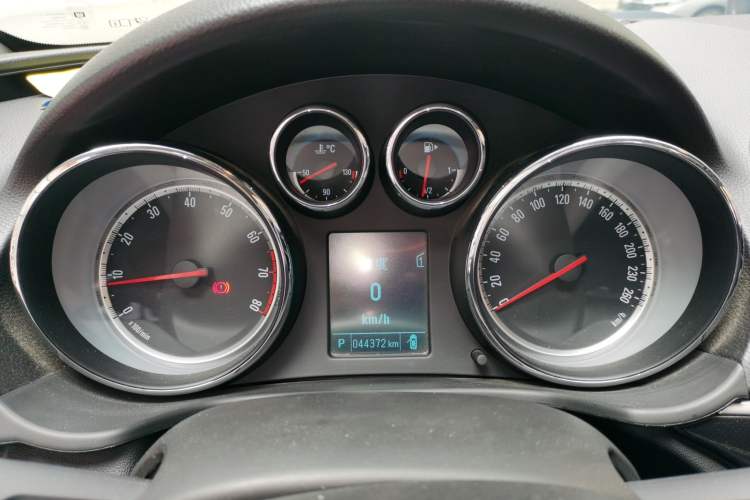 Used Buick Regal 2015 1.6T Leading Technology Model Instrument Cluster