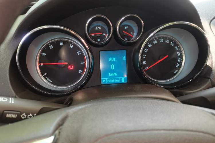 Used Buick Regal 2015 2.0L Leading Fashion Edition Instrument Cluster