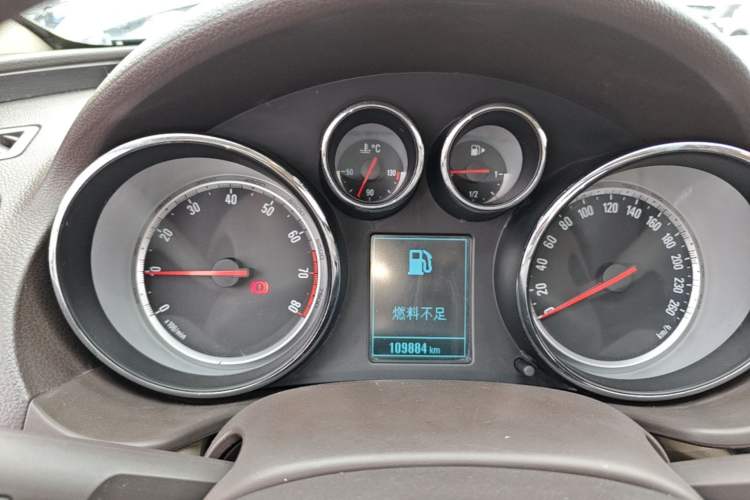 Used Buick Regal 2015 2.0L Leading Fashion Edition Instrument Cluster