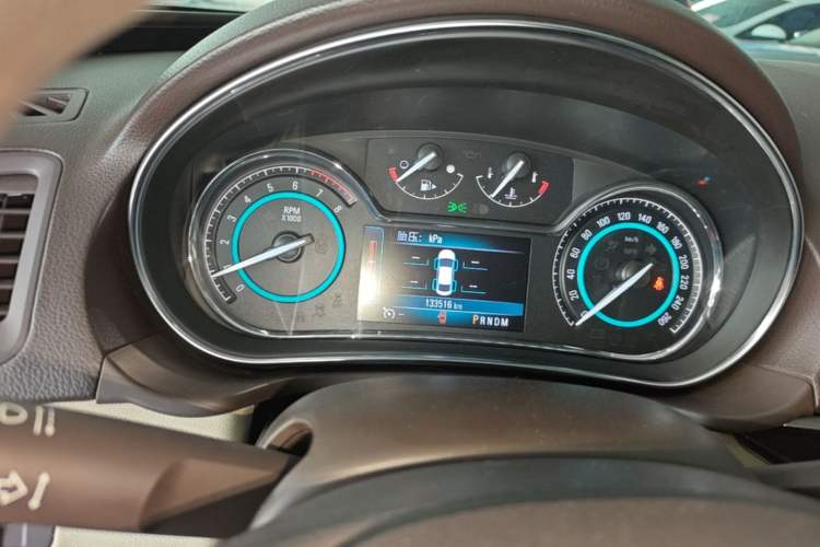 Used Buick Regal 2015 2.0L Elite Fashion Edition Instrument Cluster