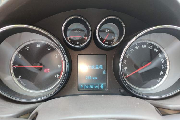 Used Buick Regal 2015 2.0L Leading Fashion Edition Instrument Cluster