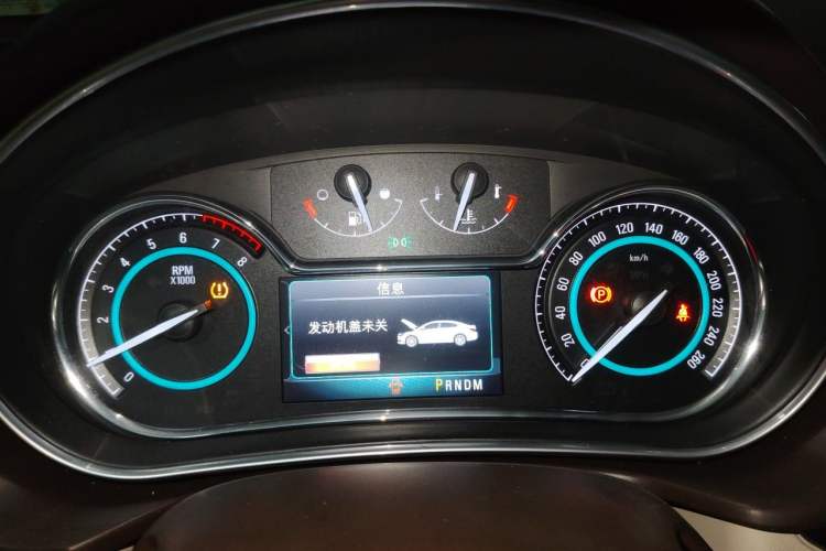 Used Buick Regal 2015 2.0L Elite Fashion Edition Instrument Cluster